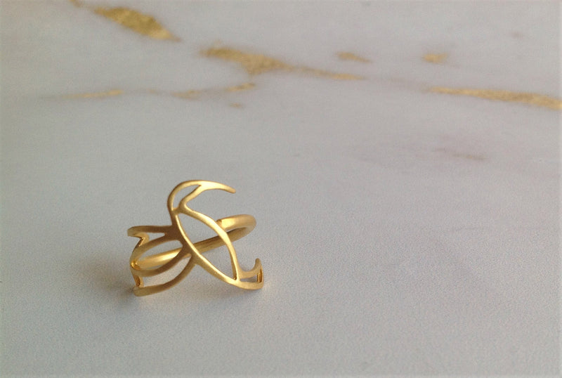 Hummi-Delicate Hummingbird Floral Ring